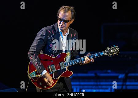 Madison, USA. 20. Februar 2023. Joe Bonamassa im Orpheum Theater am 20. Februar 2023 in Madison, Wisconsin (Foto: Daniel DeSlover/Sipa USA). Guthaben: SIPA USA/Alamy Live News Stockfoto