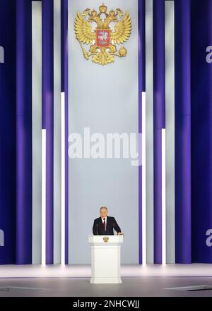 Moskau, Russland. 21. Februar 2023. Der russische Präsident Wladimir Putin hält am 21. Februar 2023 im Moskauer Konferenzzentrum Gostiny Dvor in Russland seine jährliche Rede zur Lage der Nation. Foto: Kremlin Pool/UPI Credit: UPI/Alamy Live News Stockfoto