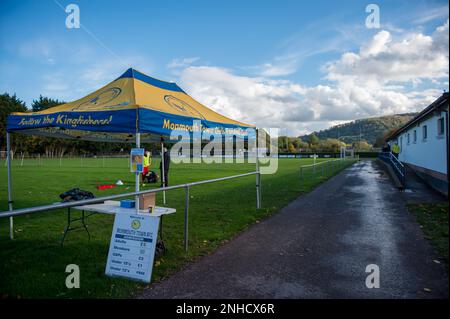 Monmouth, Wales, 30. Oktober 2021. Ardal Leagues im Südosten der USA treffen sich zwischen Monmouth Town und Rhayader Town. Kredit: Will Cheshire Stockfoto