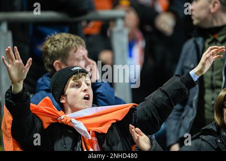 Blackpool-Fans während des Sky Bet Championship-Spiels Blackburn Rovers vs Blackpool im Ewood Park, Blackburn, Großbritannien, 21. Februar 2023 (Foto: Ben Roberts/News Images) Stockfoto