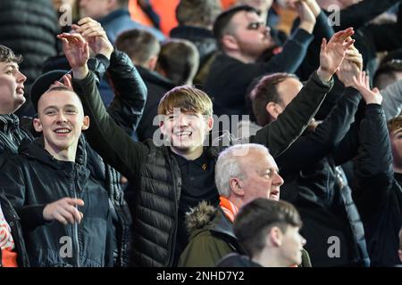 Blackpool-Fans während des Sky Bet Championship-Spiels Blackburn Rovers gegen Blackpool im Ewood Park, Blackburn, Großbritannien. 21. Februar 2023. (Foto von Ben Roberts/News Images) in Blackburn, Großbritannien, am 2/21/2023. (Foto: Ben Roberts/News Images/Sipa USA) Guthaben: SIPA USA/Alamy Live News Stockfoto