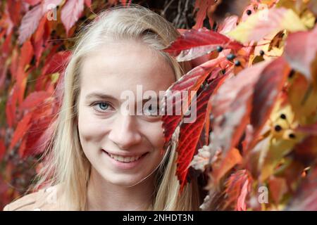 Ein Spaziergang mit einem Amateurmodell Stockfoto