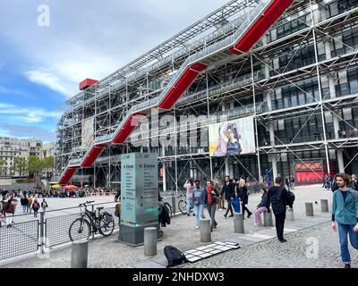 Außerhalb des Centre Georges Pompidou in Paris. Stockfoto