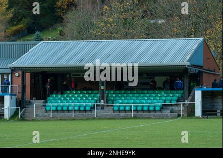 Abertillery, Wales, 13. November 2021. Ardal Leagues South East treffen Abertillery Bluebirds und Goytre AFC. Kredit: Will Cheshire Stockfoto