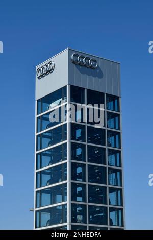 Car Tower, Audi Centre, Rudower Chaussee, Adlershof, Treptow-Koepenick, Berlin, Deutschland Stockfoto