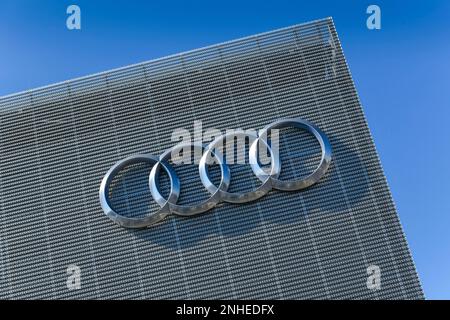 Audi Center, Rudower Chaussee, Adlershof, Treptow-Koepenick, Berlin, Deutschland Stockfoto