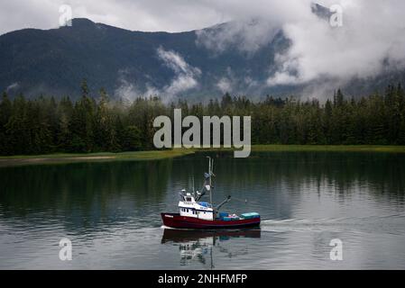 Das Fischerboot Czarina in Beecher Pass, nahe Petersburg, Alaska. Stockfoto