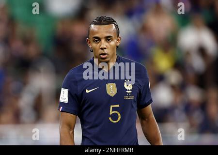 DOHA - Jules Kounde von Frankreich während der FIFA-Weltmeisterschaft Katar 2022. Runde 16 zwischen Frankreich und Polen im Al Thumama Stadium am 4. Dezember 2022 in Doha, Katar. AP | niederländische Höhe | MAURICE AUS STEIN Stockfoto