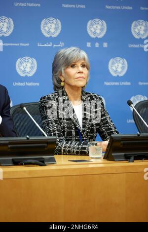 New York, USA. New York, New York, USA. 21. Februar 2023. Jane Fonda, Schauspielerin und Aktivistin, spricht bei der UN-Pressekonferenz über den neuen Vertrag über die hohe See (Kreditbild: © Mark J. Sullivan/ZUMA Press Wire), NUR REDAKTIONELLER GEBRAUCH! Nicht für den kommerziellen GEBRAUCH! Kredit: ZUMA Press, Inc./Alamy Live News Kredit: ZUMA Press, Inc./Alamy Live News Stockfoto