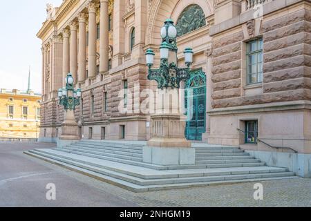 Detailansicht der Eingangstür zum Parlamentsgebäude, Schwedisch: Riksdagshuset, der Sitz des schwedischen parlaments, Schwedisch: Riksdag. Stockholm in Schweden Stockfoto