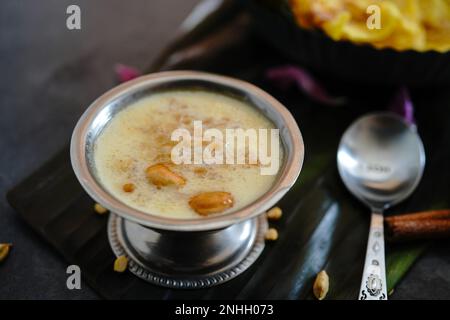 Hausgemachte Kerala Palada Pradaman oder Payasam, selektive Ausrichtung Stockfoto