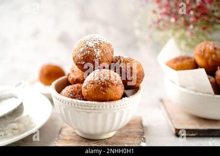 Hausgemachte Ricotta-Donuts oder Donuts, selektiver Fokus Stockfoto