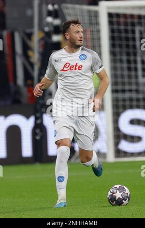 Frankfurt, Deutschland. 21. Februar 2023. Amir Rrhamani aus Neapel während Eintracht Frankfurt gegen Neapel, UEFA Champions League Fußballspiel in Frankfurt, Deutschland, Februar 21 2023 Kredit: Independent Photo Agency/Alamy Live News Stockfoto