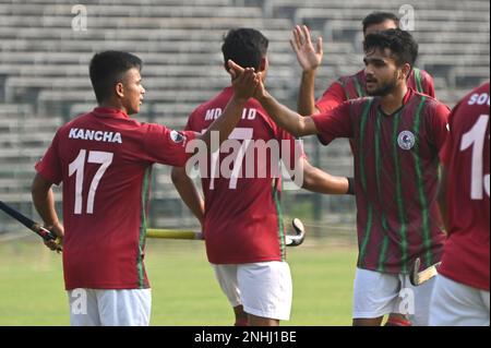 Indien. 21. Februar 2023. Action der Mohun-Bagan-Hockeyspieler nach dem Tor in der Kalkutta-Hockeyliga 2023 in Kalkutta. (Foto: Suraranjan Nandi/Pacific Press) Kredit: Pacific Press Media Production Corp./Alamy Live News Stockfoto