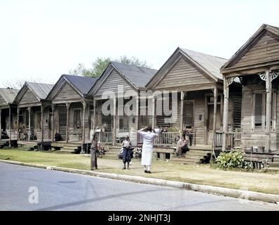 Street Scene, Row of Houses, Mobile, Alabama, USA, Arthur Rothstein, USA Farm Security Administration, April 1937 Stockfoto