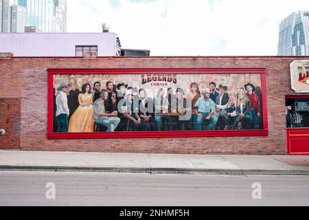 Legends Corner ist eine der beliebtesten Country Bars in Nashville. Von hier am Broadway, nennen wir diese Honky Tonk Row, also gibt es eine Menge Cou Stockfoto