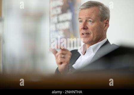 Winnenden, Deutschland. 20. Februar 2023. Hartmut Jenner, Vorstandsvorsitzender von Alfred Kärcher SE & Co KG, nimmt an einem Interview mit der Deutschen Presse-Agentur (dpa) Teil. Kredit: Marijan Murat/dpa/Alamy Live News Stockfoto