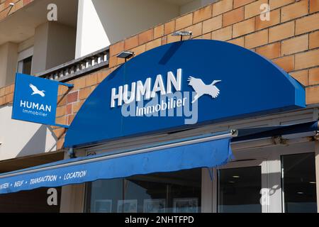 Bordeaux , Aquitaine France - 12 02 2023 : Human Immobillier Sign Brand and Bird Text Logo Facade Immobilienmakler Office Company Agency Stockfoto