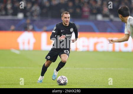 Mario Gotze (Frankfurt), 21. FEBRUAR 2023 - Fußball / Fußball : UEFA Champions League-Runde mit 16 1. Beinen zwischen Eintracht Frankfurt 0-2 SSC Neapel im Frankfurter Stadion. (Foto: Mutsu Kawamori/AFLO) Stockfoto