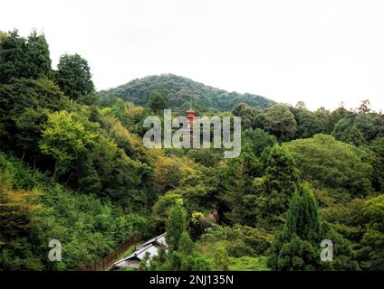 Kyoto, Japan - September 2017: Pagode des buddhistischen Kiyomizu-Dera-Tempels Stockfoto