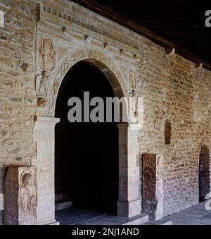 Interior de la Abadía de Sant Miquel de Cuixà, siglo IX Stockfoto