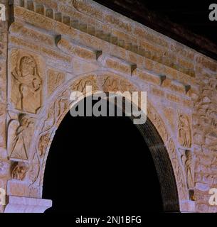 Interior de la Abadía de Sant Miquel de Cuixà, siglo IX Stockfoto