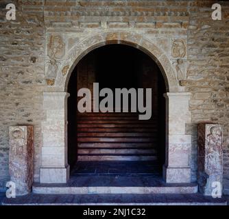 Interior de la Abadía de Sant Miquel de Cuixà, siglo IX Stockfoto