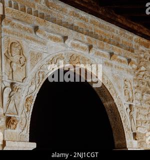 Interior de la Abadía de Sant Miquel de Cuixà, siglo IX Stockfoto