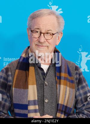 Berlin, Deutschland. 22. Februar 2023. Der amerikanische Regisseur Steven Spielberg nimmt am Dienstag, den 21. Februar 2023, als Empfänger des Golden Bear im Grand Hyatt Hotel an einem Fotoanruf zum Berlin Film Festival 73. Teil. Foto: Rune Hellestad/ Kredit: UPI/Alamy Live News Stockfoto