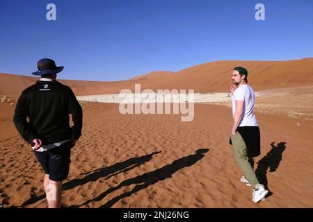 Erkundung der Namib-Wüste in Afrika mit Trailfindern Stockfoto