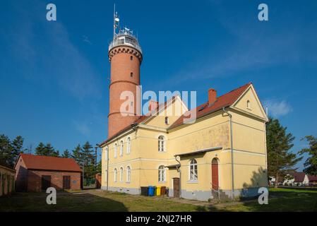 Leuchtturm der Ostsee in Jaroslawiec, kleines Küstendorf in Polen Stockfoto