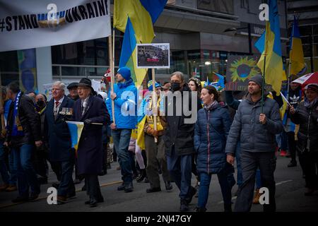 Toronto Ontario, Kanada – 3. April 2022: General Rick Hillier bei einer ukrainischen Kundgebung in Toronto. Stockfoto