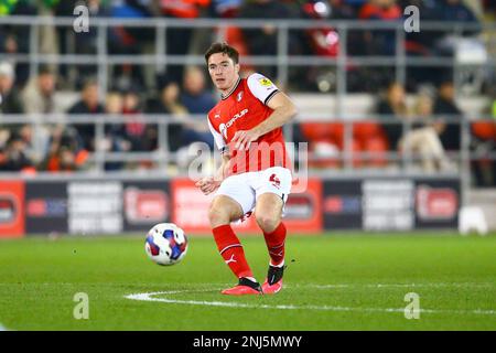 AESSEAL New York Stadium, Rotherham, England - 21. Februar 2023 Conor Coventry (4) of Rotherham United - während des Spiels Rotherham gegen Sunderland, Sky Bet Championship, 2022/23, AESSEAL New York Stadium, Rotherham, England - 21. Februar 2023 Guthaben: Arthur Haigh/WhiteRosePhotos/Alamy Live News Stockfoto