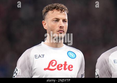 FRANKFURT, DEUTSCHLAND - FEBRUAR 21: Amir Rrahmani von SSC Neapel vor der UEFA Champions League-Runde mit 16. Leg One Match zwischen Eintracht Frankfurt und SSC Neapel im Frankfurter Stadion am 21. Februar 2023 in Frankfurt (Foto: Rene Nijhuis/Orange Pictures) Stockfoto