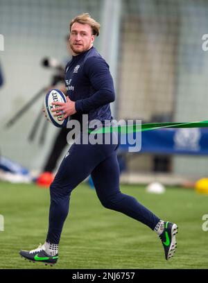 22. Februar 2023: Guinness Six Nations 2023. ScotlandÕs Stuart Hogg während des Schottland-Rugby-Squad-Trainings, Oriam, Riccarton, Edinburgh. Kredit: Ian Rutherford Alamy Live News Stockfoto