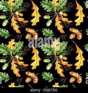 Nahtlose Handzeichnung mit Eichenblättern und Eicheln auf schwarzem Hintergrund, Gelb und Orange, Herbstblatt. Ideal für Stoff und Verpackung Stockfoto