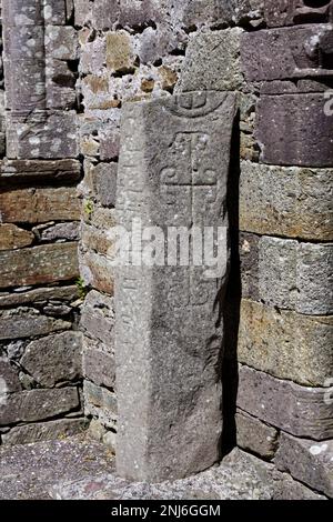 Mittelalterlicher Alphabetstein in Kilmalkedar Church County Kerry EIRE Irland Stockfoto