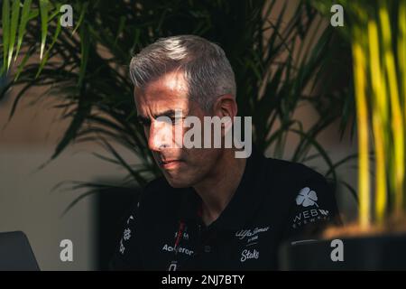 Alessandro Alunni Bravi (ITA) Alfa Romeo F1 Team Managing Director und Team Representative. 22.02.2023. Formula 1 Testing, Sakhir, Bahrain, Preparations. Das Foto sollte wie folgt lauten: XPB/Press Association Images. Stockfoto