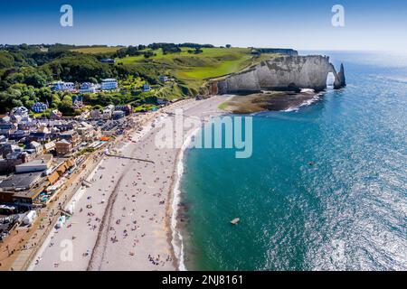 Luftaufnahme der Klippen, Strand ETRETAT seine Maritime, Normany, Frankreich Stockfoto