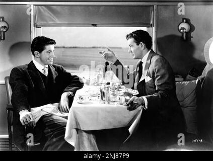 FARLEY GRANGER und ROBERT WALKER in FREMDEN IN Einem ZUG 1951 Regisseur ALFRED HITCHCOCK Roman Patricia Highsmith Drehbuch Raymond Chandler Musik Dimitri Tiomkin Warner Bros Stockfoto