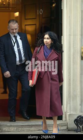 London, Downing Street, 7. Februar 2023. SUELLA BRAVERMAN, Parlamentssekretärin des Vereinigten Königreichs, im Bild in Downing Street, London. Stockfoto