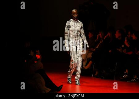 Mailand, Italien. 22. Februar 2023. DIESEL Herbst-Winter 2023-2024 Runway während der Mailänder Fashion Week am 2023. Februar in Mailand; Italien 22/02/2023 Gutschrift: dpa/Alamy Live News Stockfoto