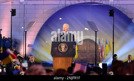 Warschau, Polen. 21. Februar 2023 US-Präsident Joe Biden in den Warsaw Royal Castle Gardens. Die Rede zum Jahrestag der russischen Invasion Stockfoto