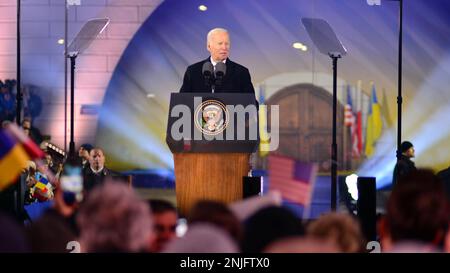 Warschau, Polen. 21. Februar 2023 US-Präsident Joe Biden in den Warsaw Royal Castle Gardens. Die Rede zum Jahrestag der russischen Invasion Stockfoto