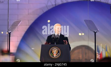 Warschau, Polen. 21. Februar 2023 US-Präsident Joe Biden in den Warsaw Royal Castle Gardens. Die Rede zum Jahrestag der russischen Invasion Stockfoto