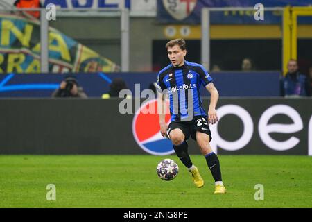 Nicolò Barella (FC Inter) während des Fußballspiels der UEFA Champions League zwischen dem FC Internazionale und dem FC Porto am 22. Februar 2023 im Giuseppe Meazza Stadion in Mailand, Italien. Foto: Luca Rossini/E-Mage Stockfoto