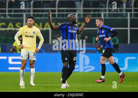 Romelu Lukaku (FC Inter) feiert sein Tor beim Fußballspiel der UEFA Champions League zwischen dem FC Internazionale und dem FC Porto am 22. Februar 2023 im Giuseppe Meazza Stadium in Mailand, Italien. Foto: Luca Rossini/E-Mage Stockfoto