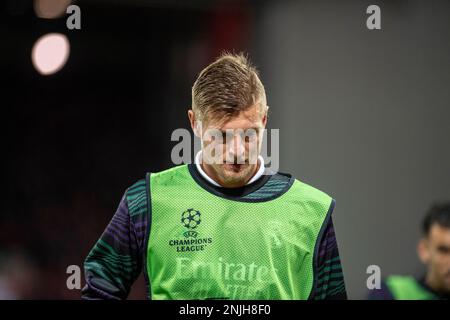 Liverpool, Großbritannien. 21. Februar 2023. Liverpool, England, 21. 2023. Februar Toni Kroos während der UEFA Champions League-Runde 2022/23 des 16 Fußballspiels zwischen Liverpool und Real Madrid im Anfield in Liverpool, England. (Richard Callis/SPP) Kredit: SPP Sport Press Photo. Alamy Live News Stockfoto