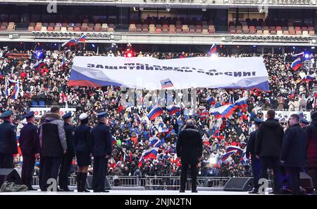 Konzert Ruhm für die Verteidiger des Vaterlandes vor dem 23. Februar sprach der Präsident bei einem Rallye-Konzert, das dem Tag des Vaterlandes gewidmet ist, im Luzhniki-Stadion. Foto: Das Russische Präsidialamt Stockfoto