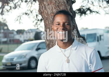 Junger Latino-Mann Stockfoto